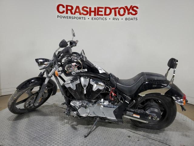 JH2SC6703DK300111 - 2013 HONDA VT1300 CS BLACK photo 3