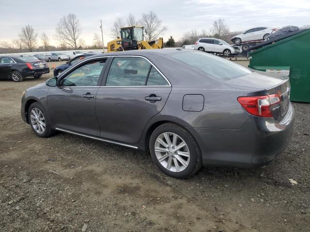 4T1BK1FK6EU552454 - 2014 TOYOTA CAMRY SE GRAY photo 2