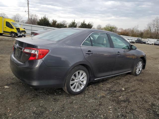 4T1BK1FK6EU552454 - 2014 TOYOTA CAMRY SE GRAY photo 3