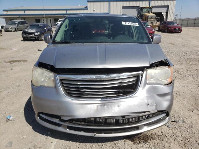 2C4RC1BG9DR821074 - 2013 CHRYSLER TOWN & COU TOURING SILVER photo 5