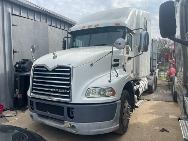 2013 MACK 600 CXU600, 