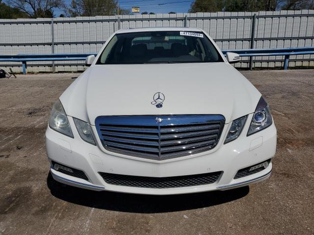 WDDHF7CB2AA161832 - 2010 MERCEDES-BENZ E 550 WHITE photo 5