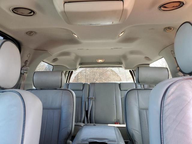 5LMFU28596LJ05419 - 2006 LINCOLN NAVIGATOR შავი ფოტო 10