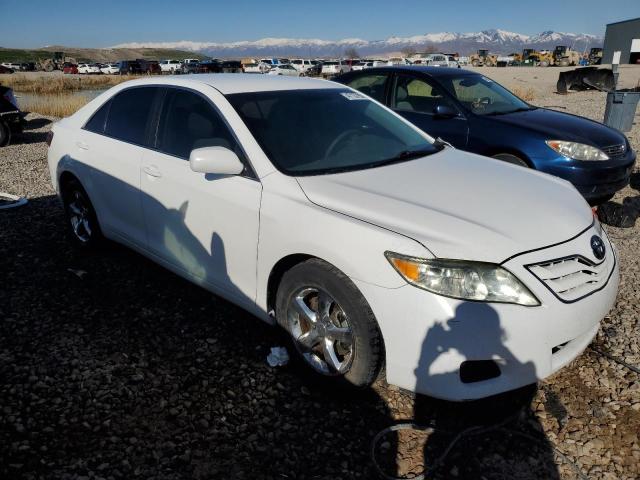 4T1BK3EK4BU618072 - 2011 TOYOTA CAMRY SE WHITE photo 4