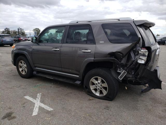 JTEBU5JR8B5049312 - 2011 TOYOTA 4RUNNER SR5 GRAY photo 2