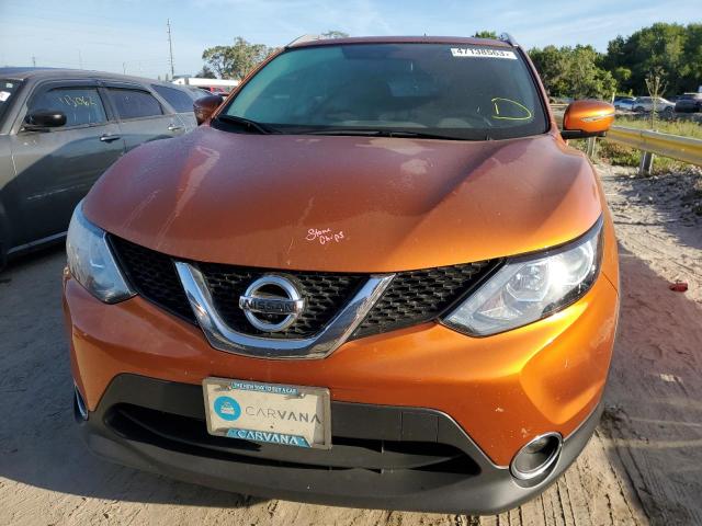 JN1BJ1CP7HW036008 - 2017 NISSAN ROGUE SPOR S ORANGE photo 5