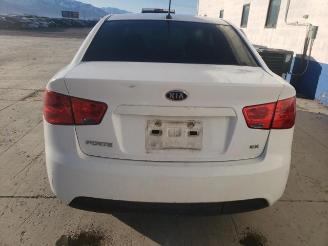 KNAFU4A25A5295488 - 2010 KIA FORTE EX WHITE photo 6