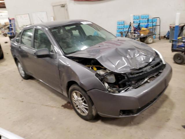 1FAHP3FN8AW295744 - 2010 FORD FOCUS SE GRAY photo 4