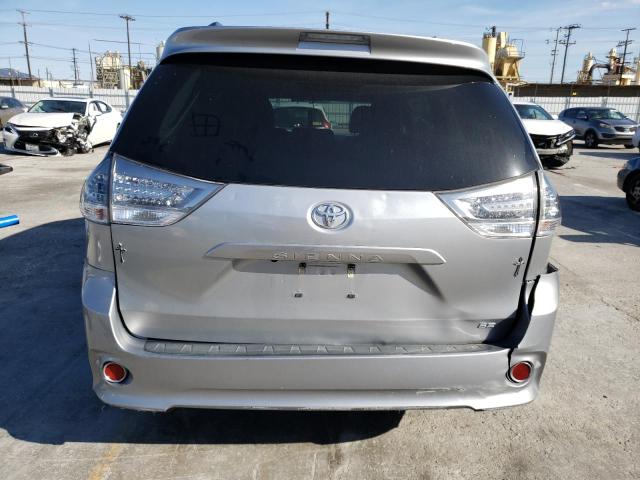 5TDXZ3DC3HS858890 - 2017 TOYOTA SIENNA SE SILVER photo 6