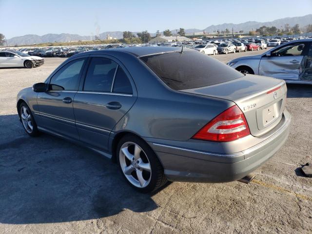 WDBRF64JX5F643552 - 2005 MERCEDES-BENZ C 320 SILVER photo 2