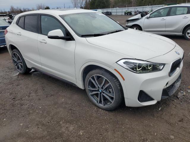 WBXYJ1C0XN5U17639 - 2022 BMW X2 XDRIVE28I WHITE photo 4