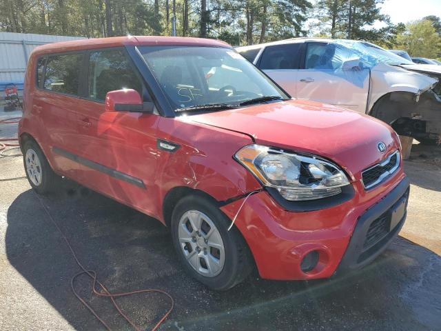 KNDJT2A58D7609030 - 2013 KIA SOUL RED photo 4