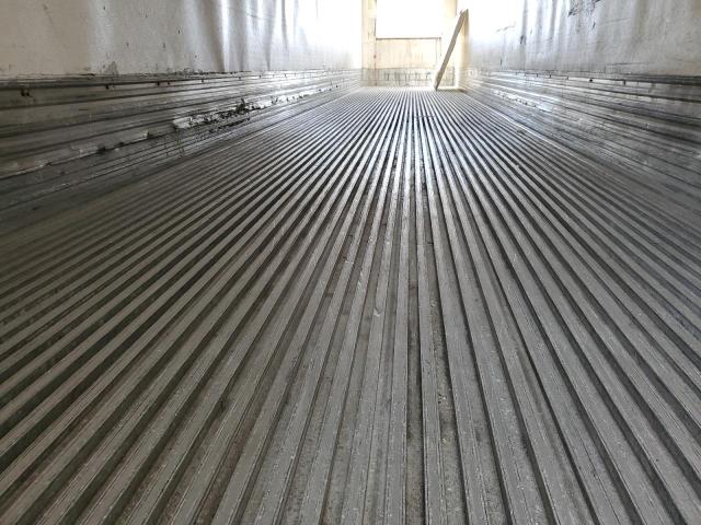 1UYVS2539TU963203 - 1996 UTILITY TRAILER WHITE photo 5