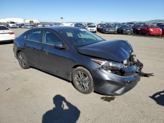 3KPF24ADXRE721539 - 2024 KIA FORTE LX GRAY photo 4