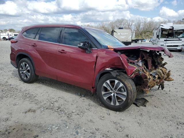 5TDGZRAH6NS553429 - 2022 TOYOTA HIGHLANDER XLE 红色 照片 4