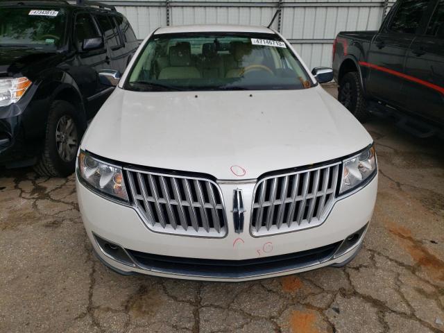 3LNHL2GCXCR834329 - 2012 LINCOLN MKZ WHITE photo 5