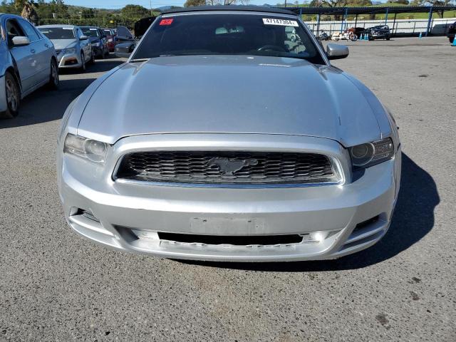 1ZVBP8EM1E5243841 - 2014 FORD MUSTANG SILVER photo 5