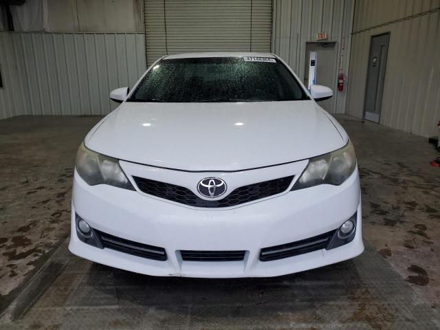 4T1BF1FK7EU425720 - 2014 TOYOTA CAMRY L WHITE photo 5