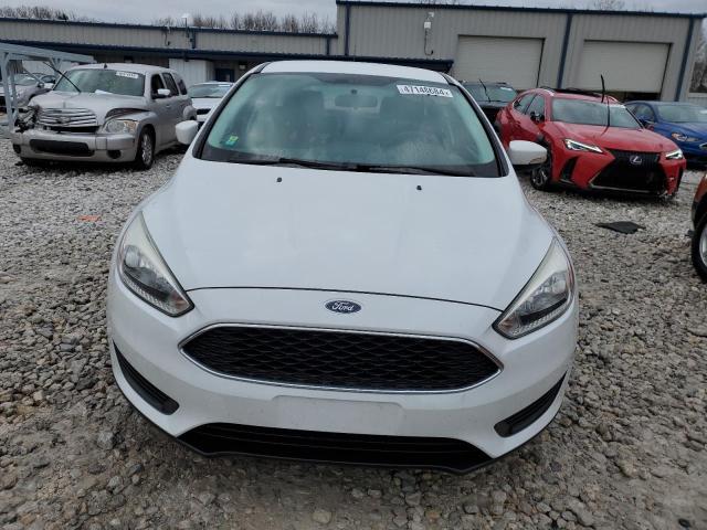 1FADP3K20HL278135 - 2017 FORD FOCUS SE WHITE photo 5