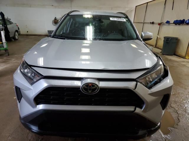 2T3G1RFV9MW140200 - 2021 TOYOTA RAV4 LE SILVER photo 5