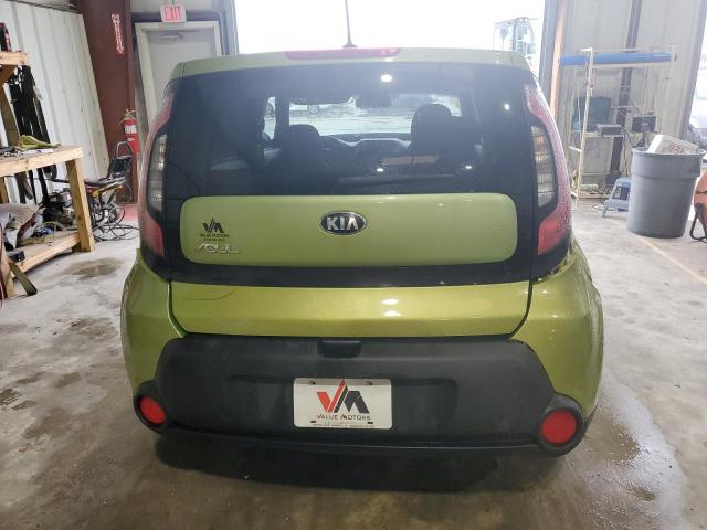 KNDJN2A22F7810666 - 2015 KIA SOUL GREEN photo 6