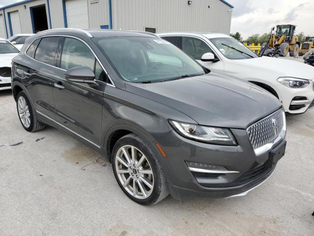 5LMCJ3C90KUL21921 - 2019 LINCOLN MKC RESERVE GRAY photo 4