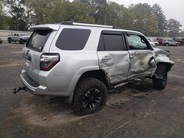 JTEBU5JRXF5267323 - 2015 TOYOTA 4RUNNER SR5 SILVER photo 3