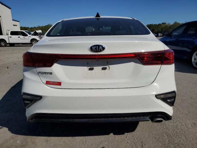 3KPF24AD8ME353208 - 2021 KIA FORTE FE WHITE photo 6