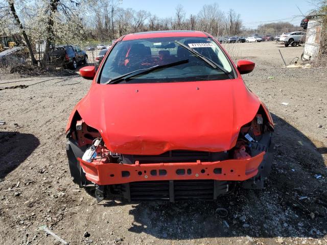 1FAHP3F25CL220204 - 2012 FORD FOCUS SE RED photo 5