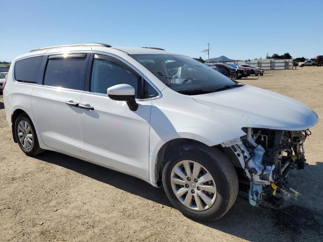 2C4RC1AG2JR130983 - 2018 CHRYSLER PACIFICA L WHITE photo 4