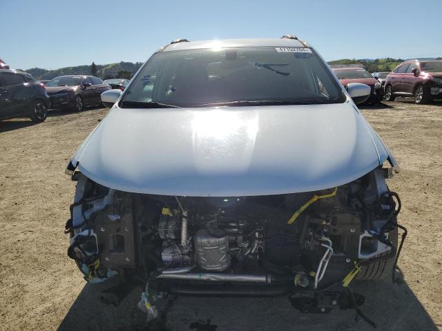 2C4RC1AG2JR130983 - 2018 CHRYSLER PACIFICA L WHITE photo 5