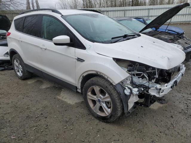 1FMCU9GX0GUB61147 - 2016 FORD ESCAPE SE WHITE photo 4