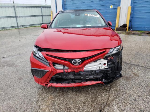 4T1K61BK2NU051930 - 2022 TOYOTA CAMRY XSE RED photo 5