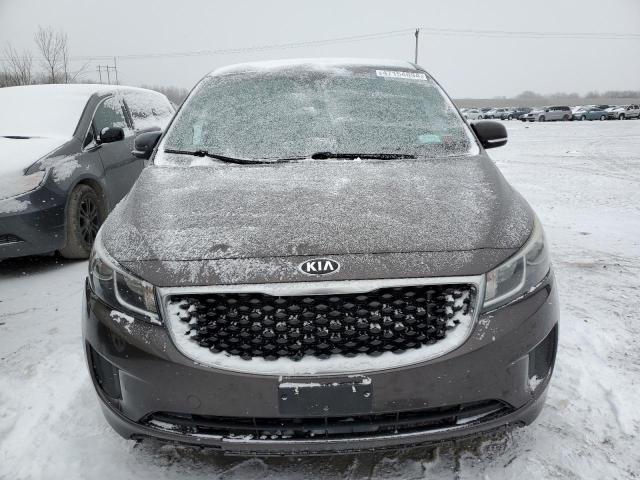 KNDMB5C13G6180093 - 2016 KIA SEDONA LX TAN photo 5