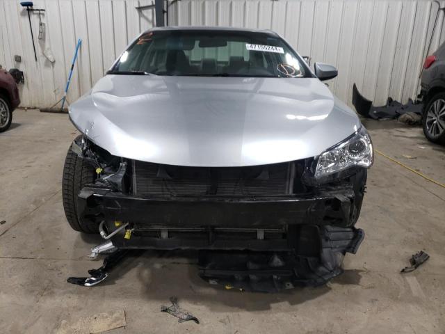 4T1BF1FK9HU618777 - 2017 TOYOTA CAMRY LE SILVER photo 5