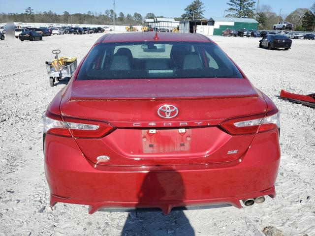 4T1G11AK9LU371491 - 2020 TOYOTA CAMRY SE RED photo 6