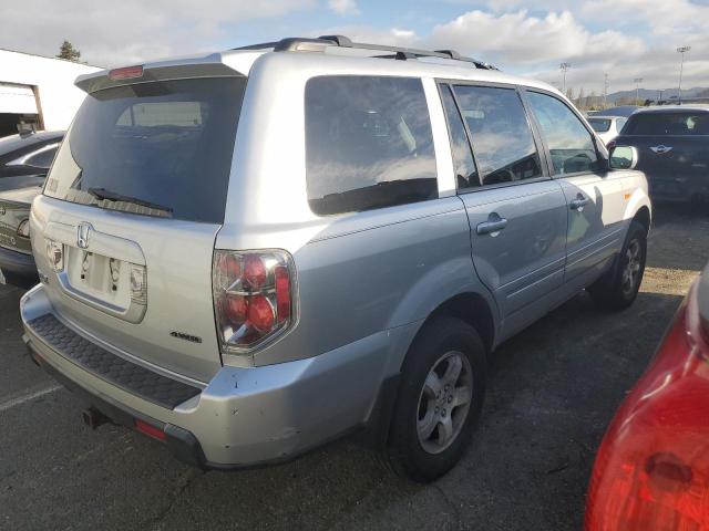 5FNYF183X8B013129 - 2008 HONDA PILOT SE SILVER photo 3