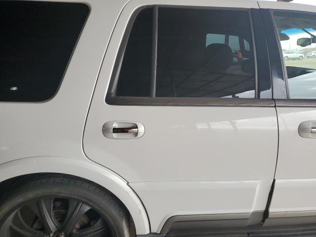 5LMFU27RX3LJ36064 - 2003 LINCOLN NAVIGATOR თეთრი ფოტო 10