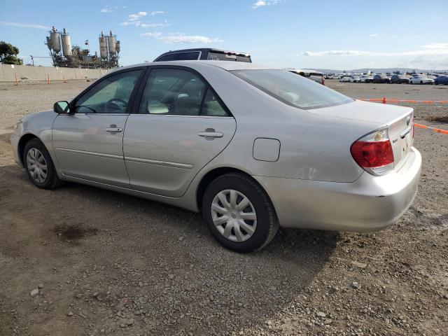 4T1BE32K75U002673 - 2005 TOYOTA CAMRY LE SILVER photo 2