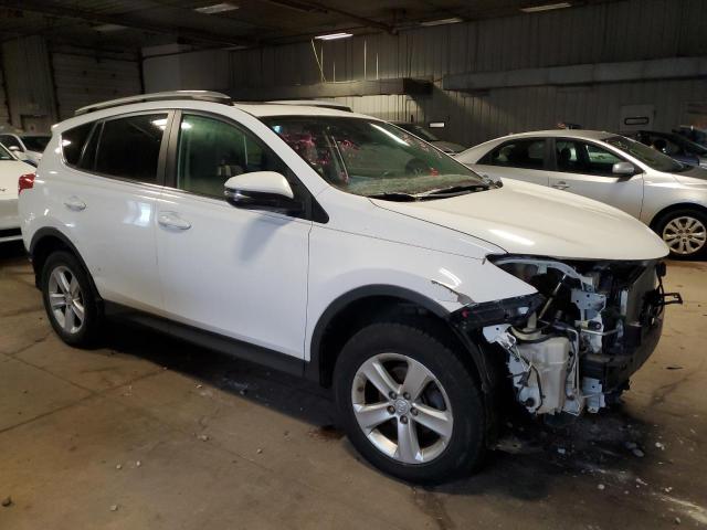 2T3RFREVXDW052414 - 2013 TOYOTA RAV4 XLE WHITE photo 4