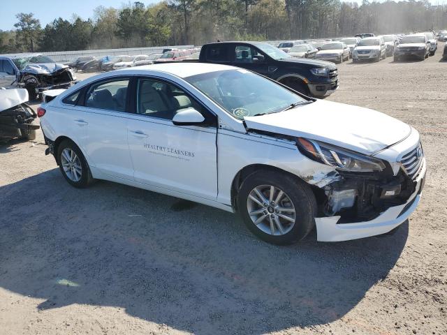 5NPE24AF3HH505443 - 2017 HYUNDAI SONATA SE WHITE photo 4