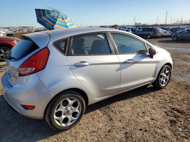 3FADP4FJ8CM103467 - 2012 FORD FIESTA SES SILVER photo 3