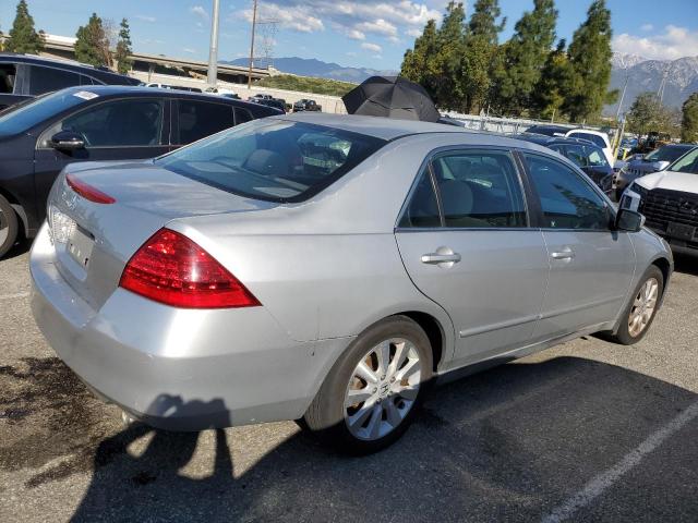 1HGCM66407A023363 - 2007 HONDA ACCORD SE SILVER photo 3