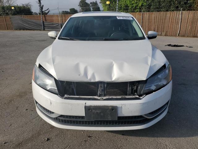 1VWBT7A36EC079372 - 2014 VOLKSWAGEN PASSAT SE WHITE photo 5