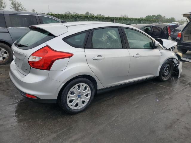 1FAHP3K22CL293164 - 2012 FORD FOCUS SE SILVER photo 3