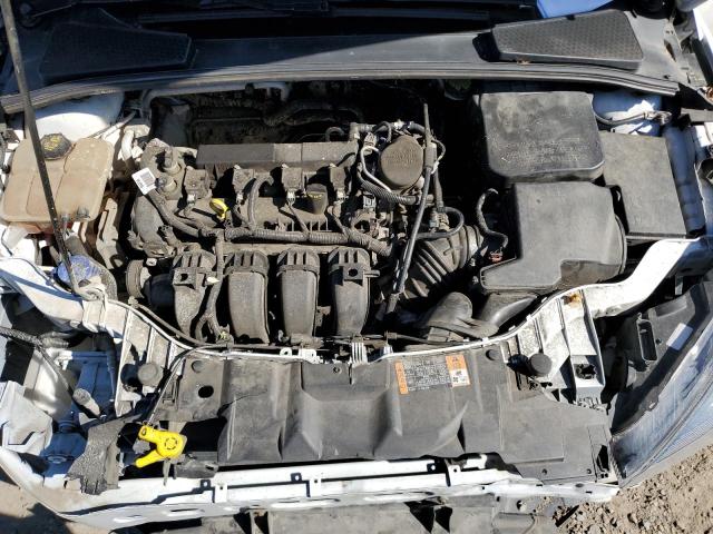 1FADP3F27FL386324 - 2015 FORD FOCUS SE WHITE photo 11