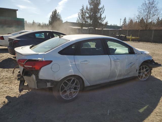 1FADP3F27FL386324 - 2015 FORD FOCUS SE WHITE photo 3