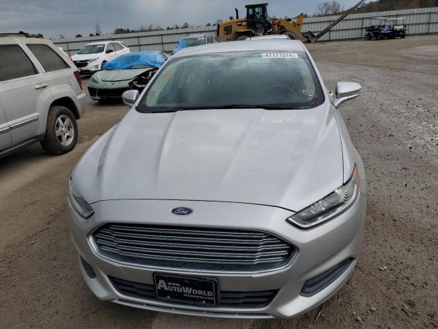 3FA6P0H79GR322255 - 2016 FORD FUSION SE SILVER photo 5