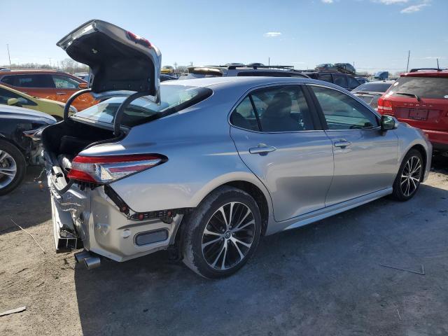 4T1B11HK4JU674126 - 2018 TOYOTA CAMRY L SILVER photo 3