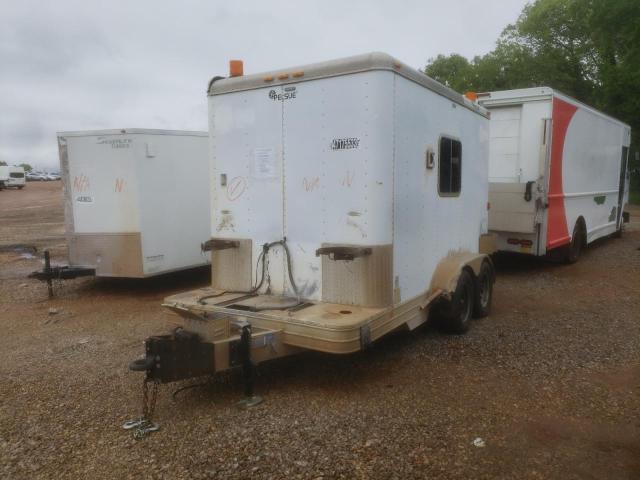 4FGL01122YC032701 - 2000 FEATHERLITE MFG INC TRAILER WHITE photo 2